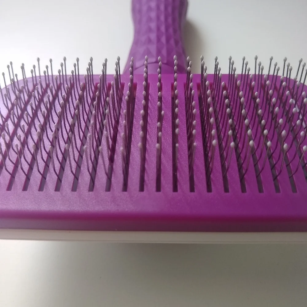 Timingila Self cleaning slicker brush for dogs and cats